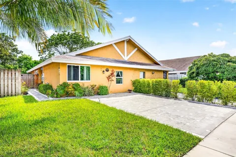 7424 SW 14th Pl