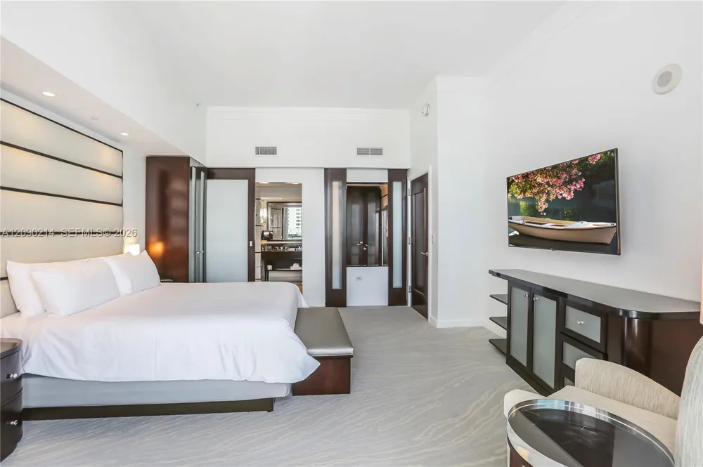 4391 Collins Ave #506/507 Miami Beach, FL 33140