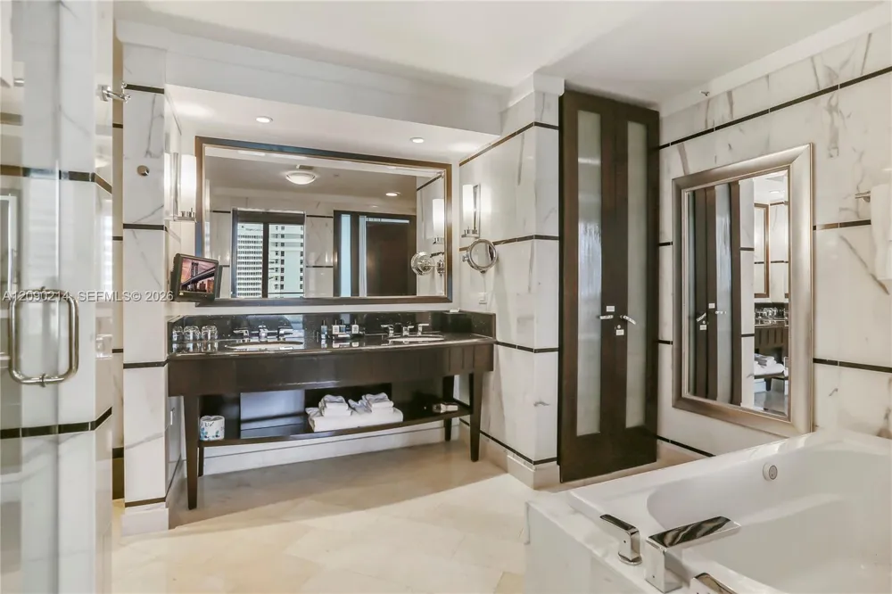4391 Collins Ave #506/507 Miami Beach, FL 33140