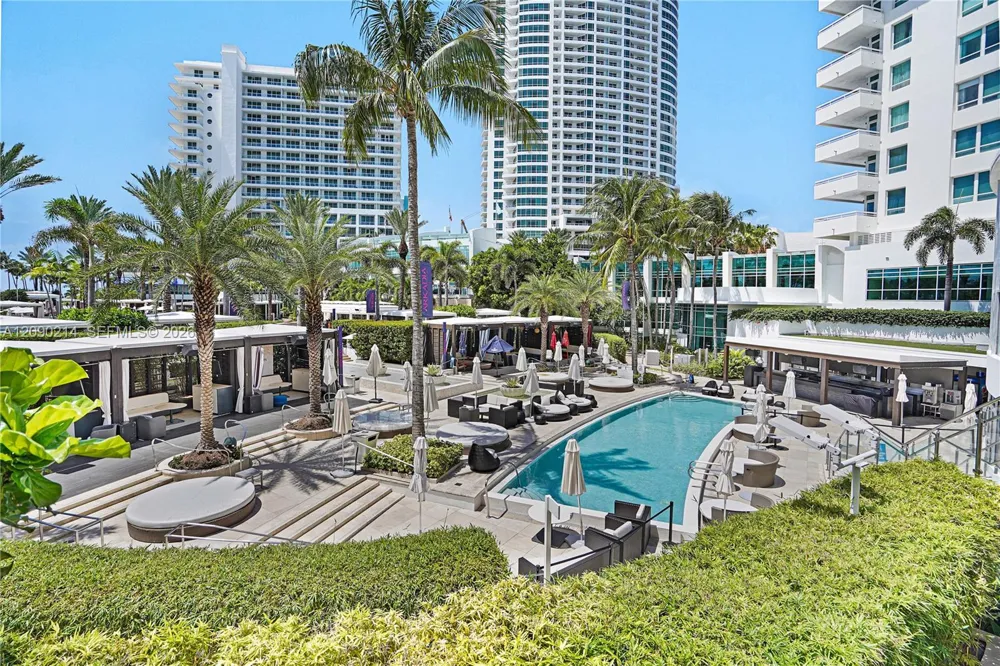 4391 Collins Ave #506/507 Miami Beach, FL 33140