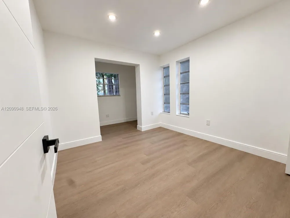 3301 nw 13th terr Miami, FL 33125