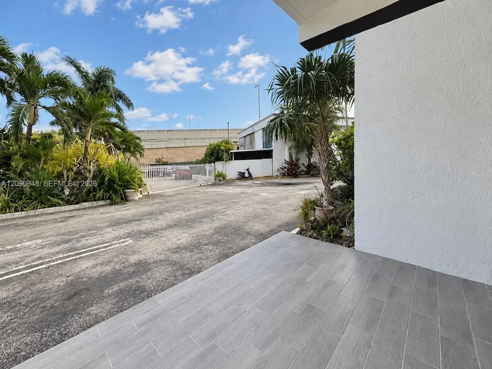 3301 nw 13th terr Miami, FL 33125