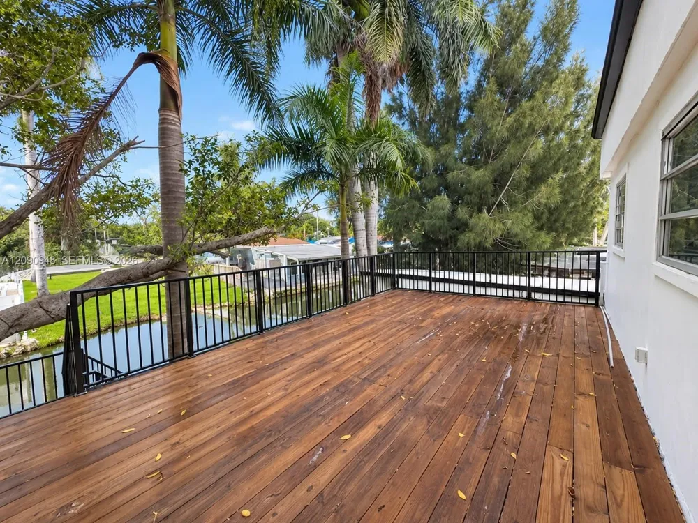 3301 nw 13th terr Miami, FL 33125
