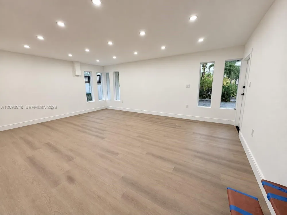 3301 nw 13th terr Miami, FL 33125