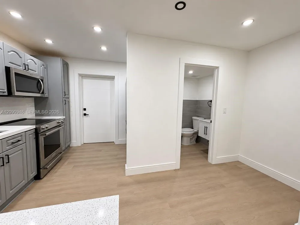 3301 nw 13th terr Miami, FL 33125