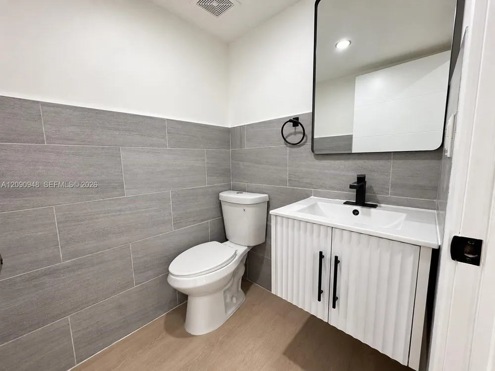 3301 nw 13th terr Miami, FL 33125