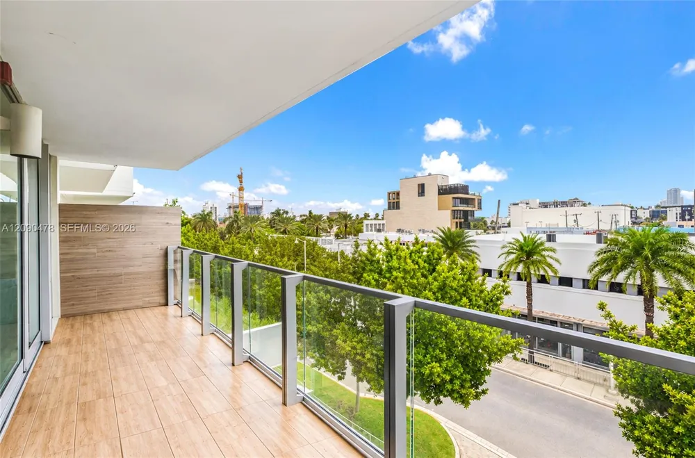 1201 20th St #414 Miami Beach, FL 33139