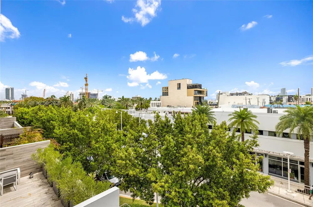 1201 20th St #414 Miami Beach, FL 33139