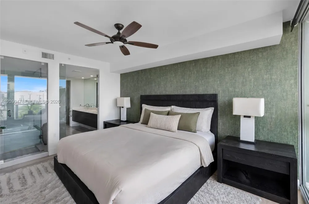 1201 20th St #414 Miami Beach, FL 33139