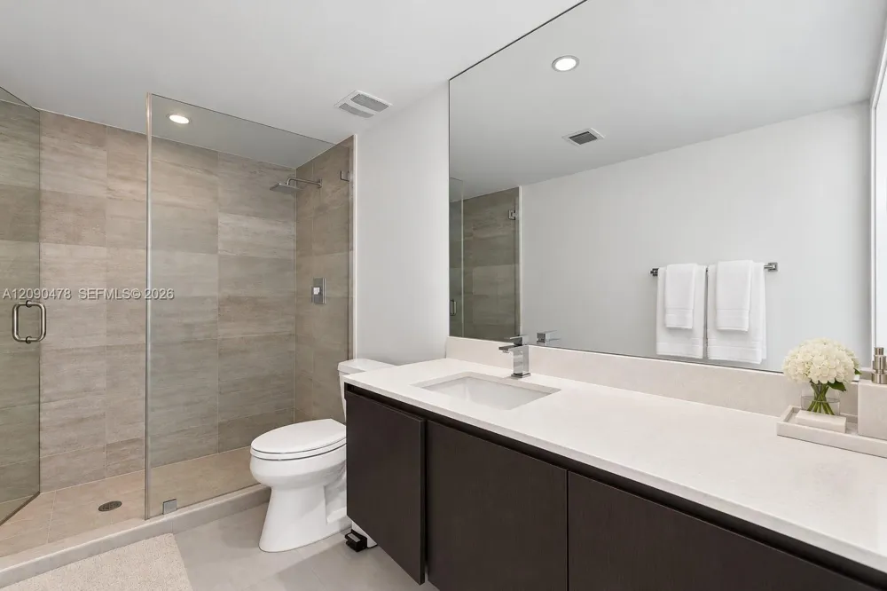 1201 20th St #414 Miami Beach, FL 33139