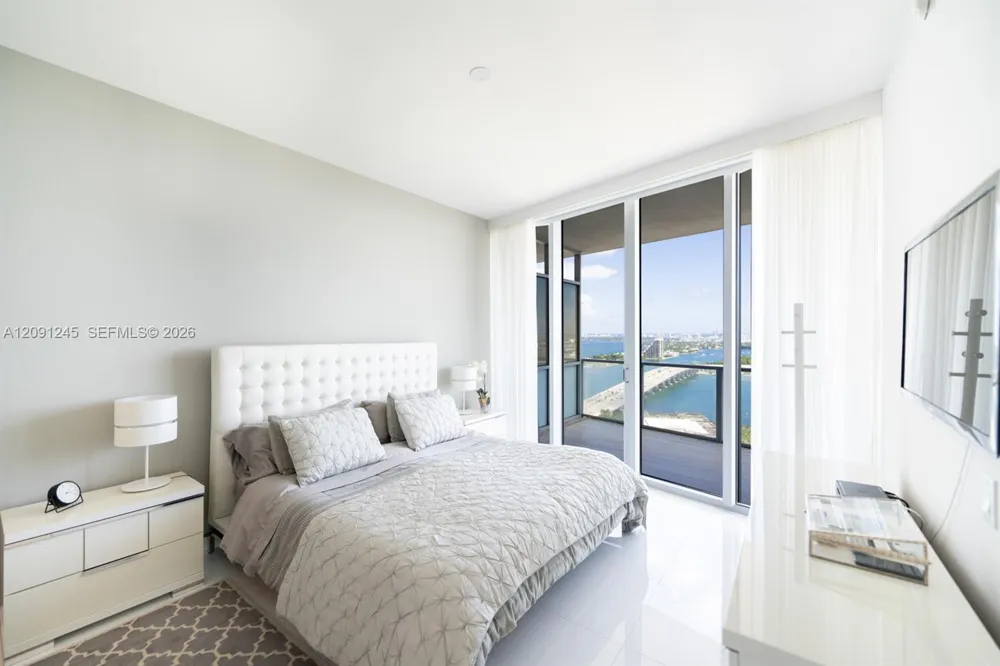 1100 Biscayne Blvd #3302 Miami, FL 33132