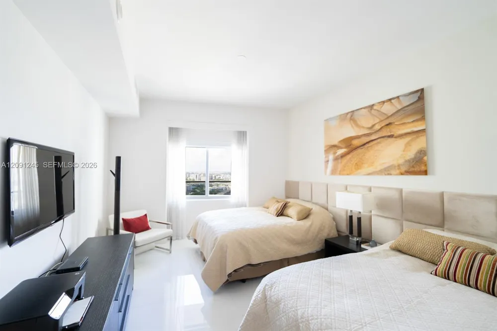 1100 Biscayne Blvd #3302 Miami, FL 33132