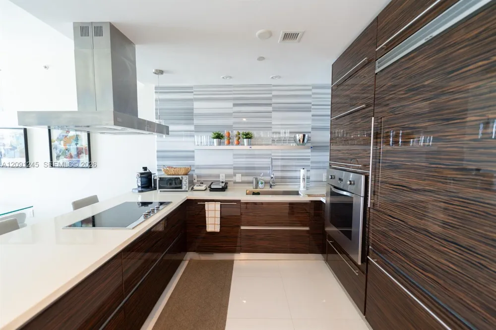1100 Biscayne Blvd #3302 Miami, FL 33132