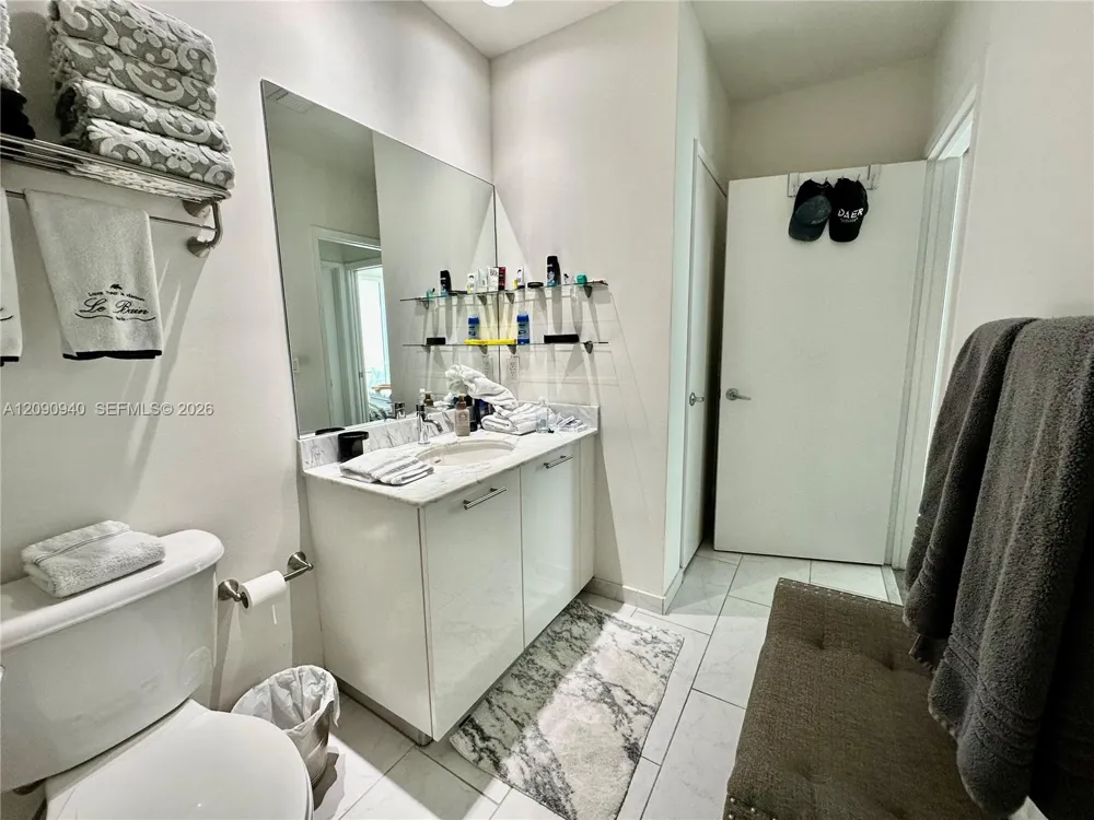 951 Brickell Ave #1009 Miami, FL 33131