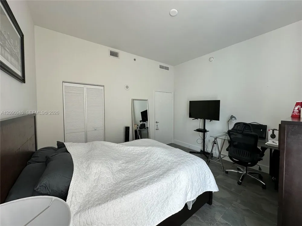 951 Brickell Ave #1009 Miami, FL 33131
