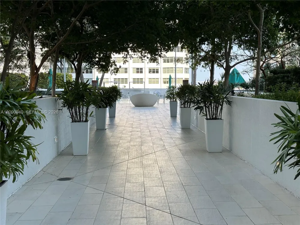 951 Brickell Ave #1009 Miami, FL 33131