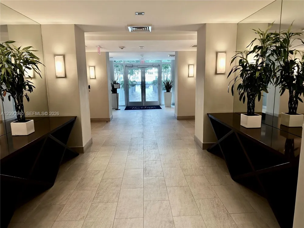 951 Brickell Ave #1009 Miami, FL 33131
