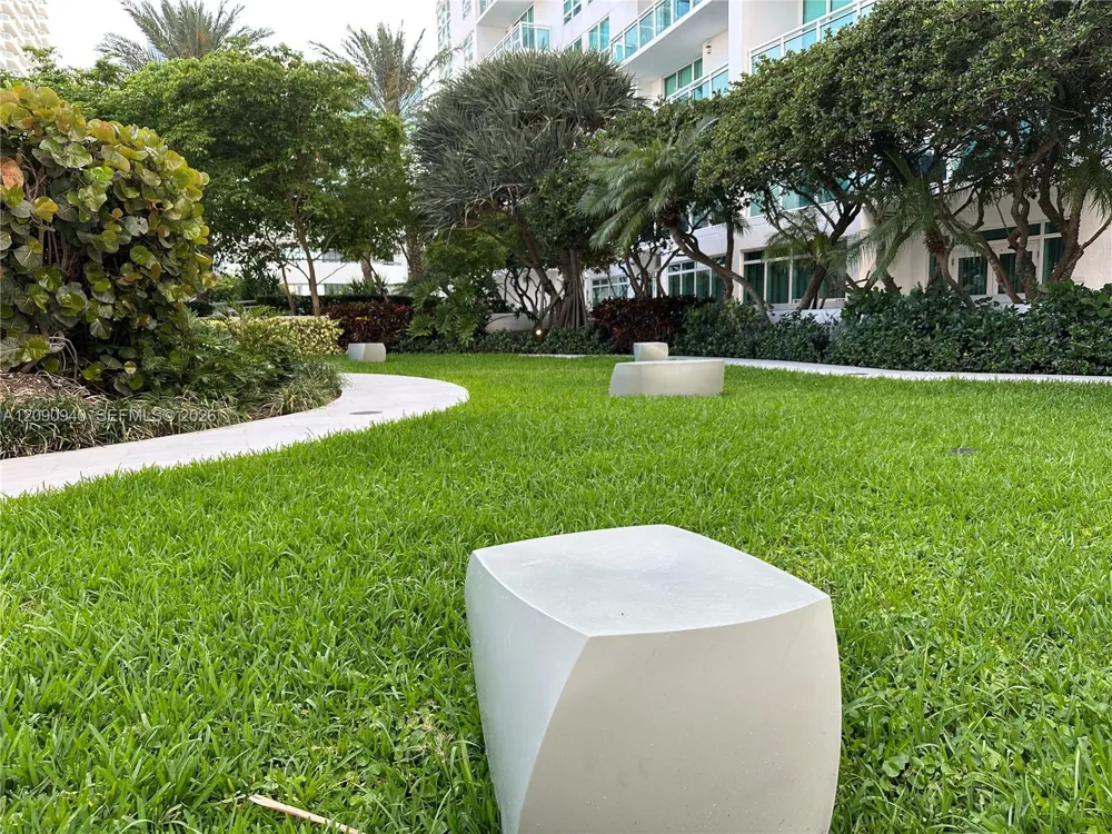 951 Brickell Ave #1009 Miami, FL 33131