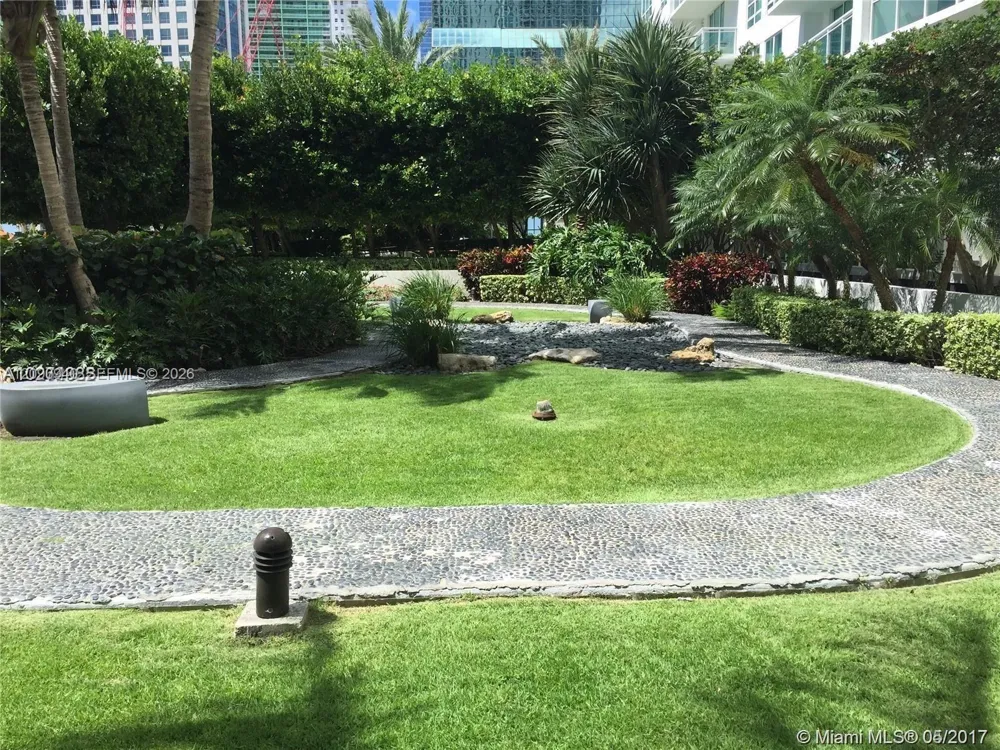 951 Brickell Ave #1009 Miami, FL 33131