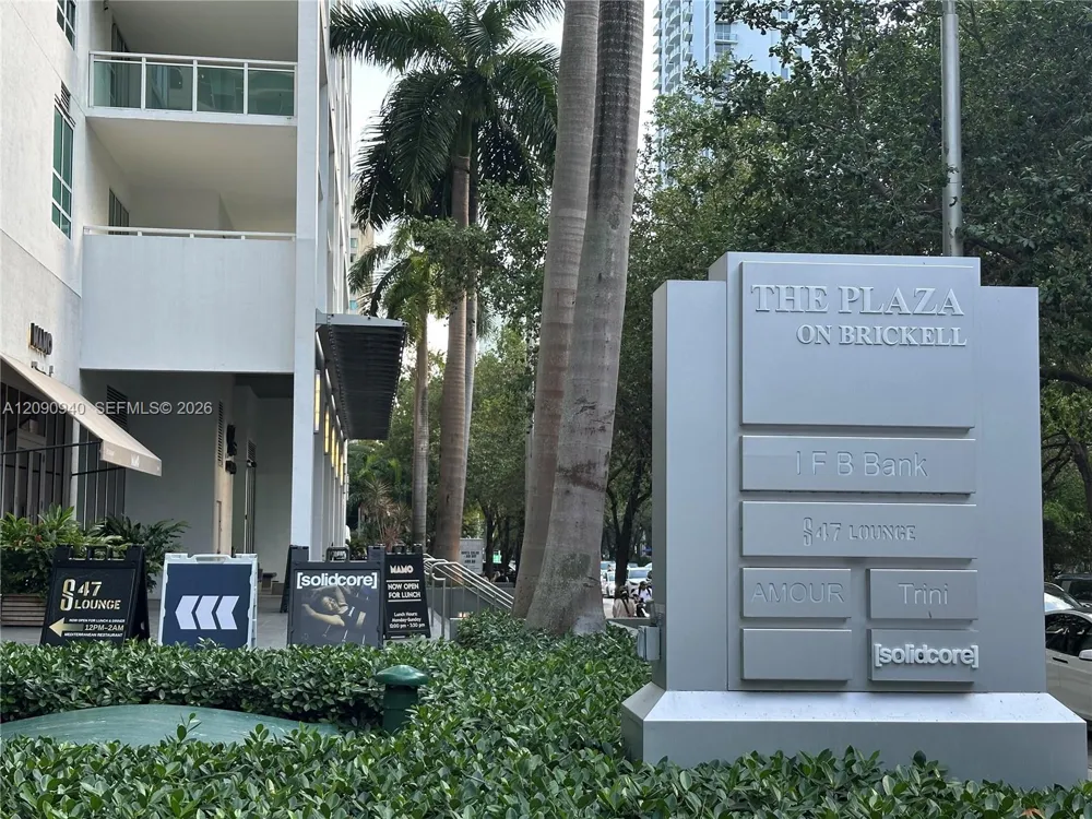 951 Brickell Ave #1009 Miami, FL 33131