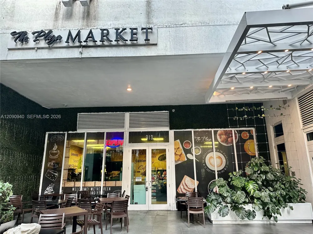 951 Brickell Ave #1009 Miami, FL 33131