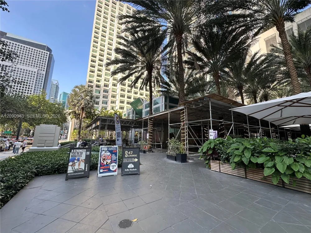 951 Brickell Ave #1009 Miami, FL 33131