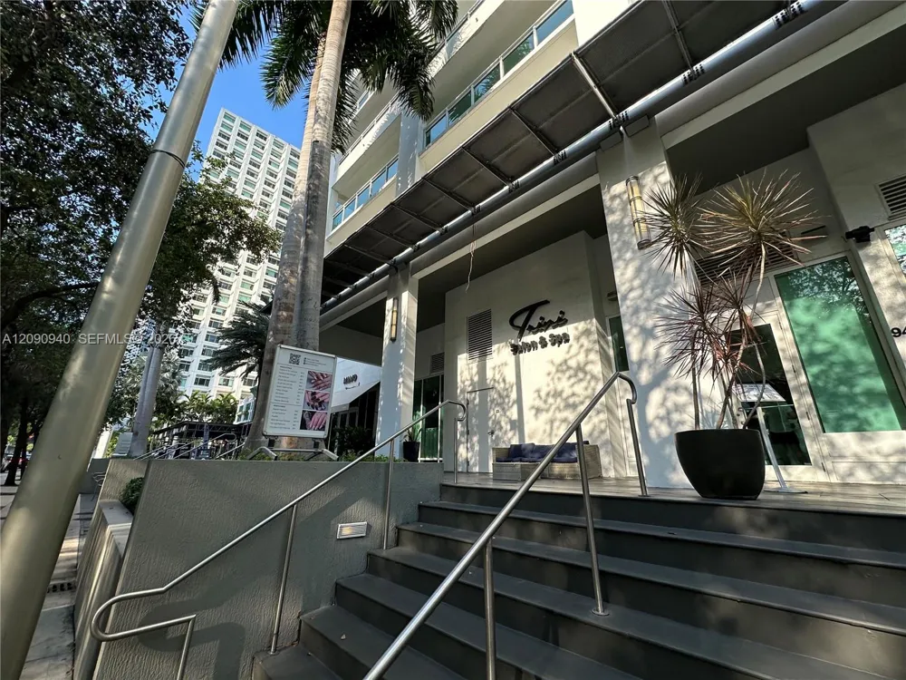 951 Brickell Ave #1009 Miami, FL 33131