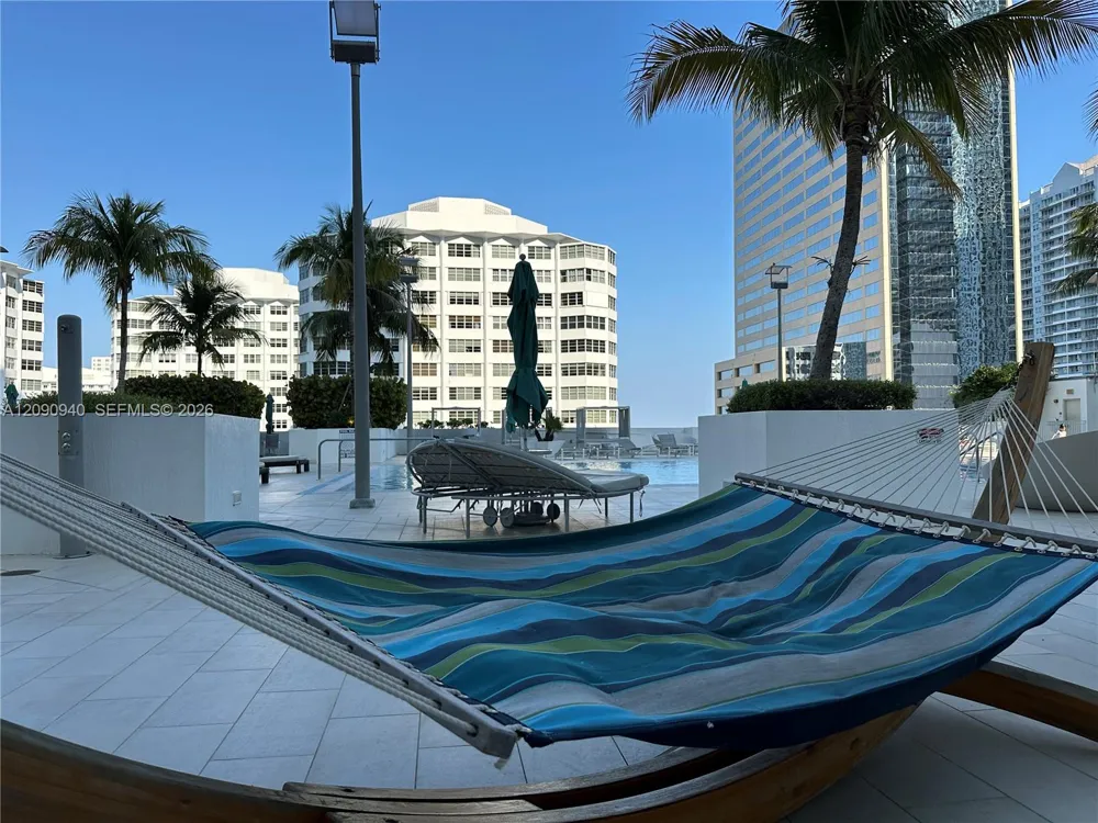 951 Brickell Ave #1009 Miami, FL 33131
