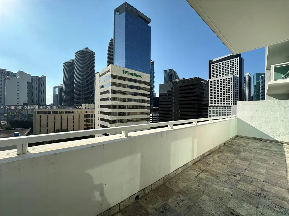 951 Brickell Ave #1009 Miami, FL 33131