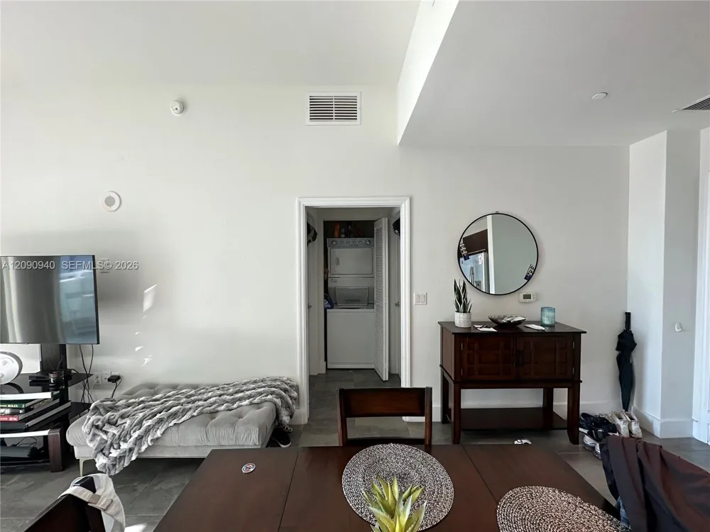 951 Brickell Ave #1009 Miami, FL 33131
