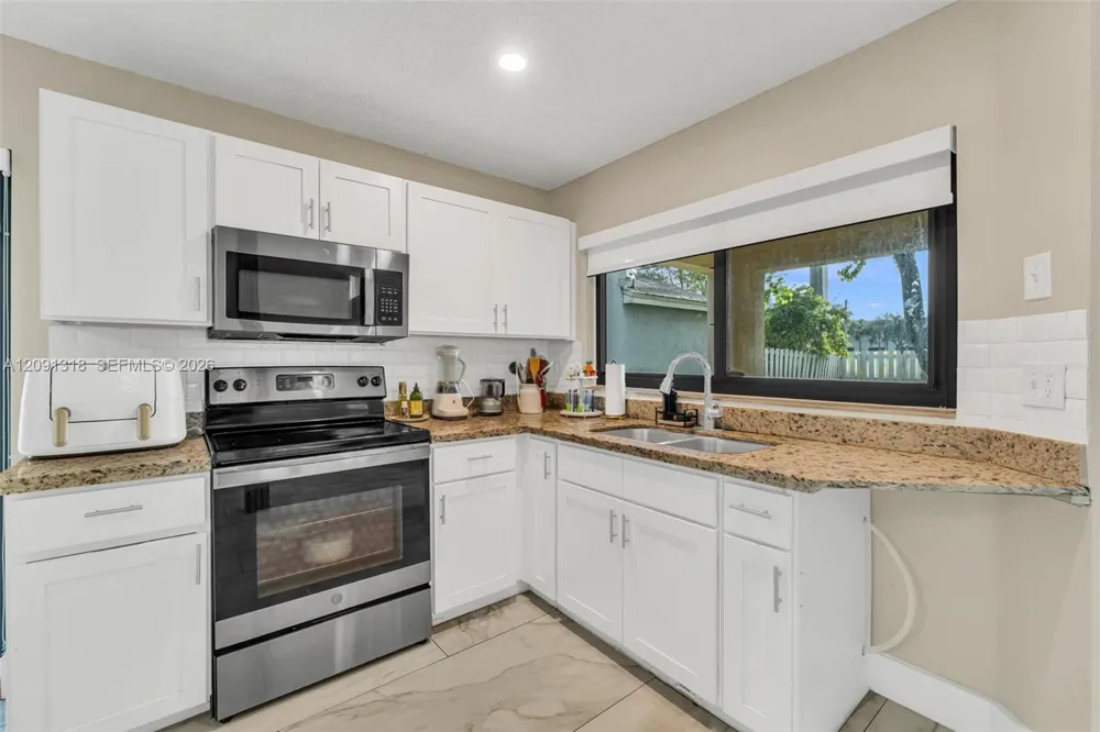 2836 W River Run Cir W Miramar, FL 33025