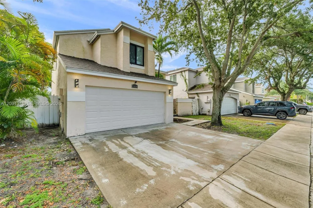 2836 W River Run Cir W Miramar, FL 33025