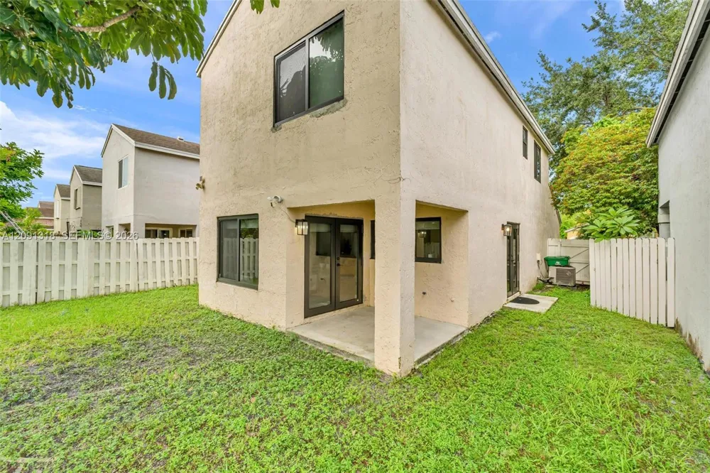 2836 W River Run Cir W Miramar, FL 33025