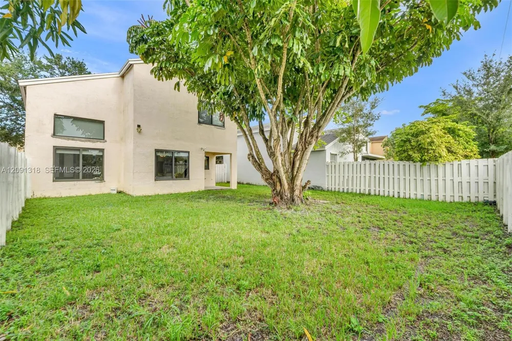 2836 W River Run Cir W Miramar, FL 33025