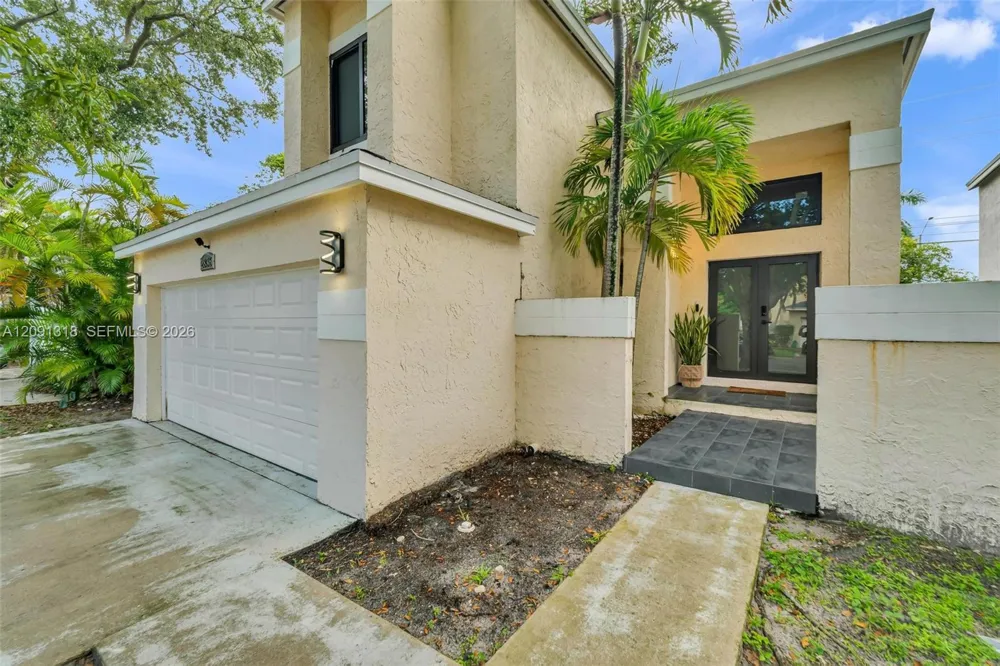 2836 W River Run Cir W Miramar, FL 33025