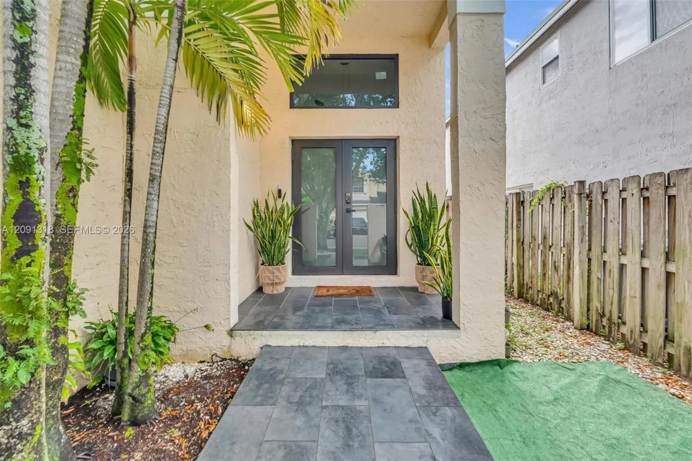 2836 W River Run Cir W Miramar, FL 33025