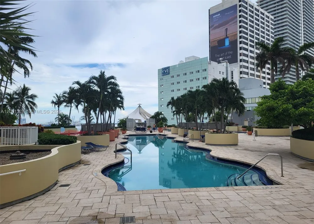 253 NE 2nd St #234 Miami, FL 33132