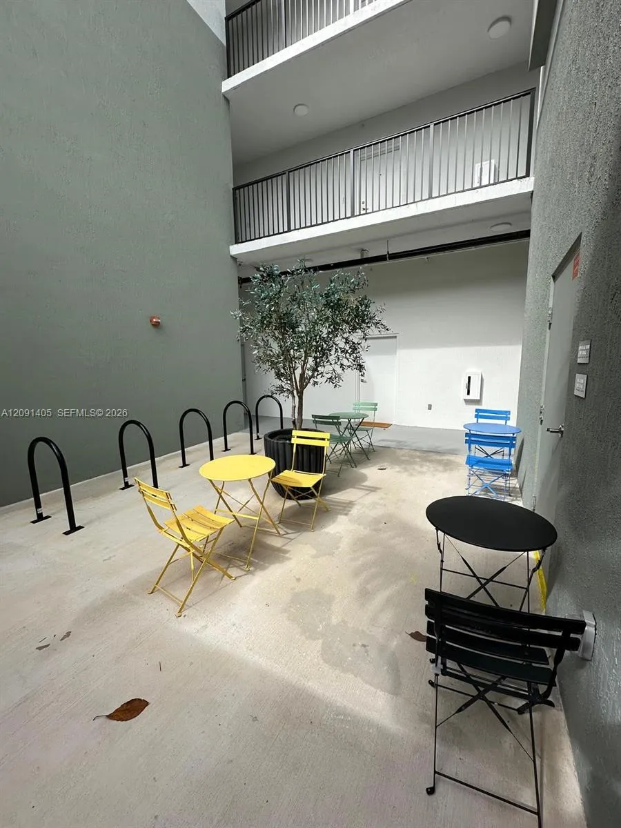 3422 NW 5th Ave #405 Miami, FL 33127