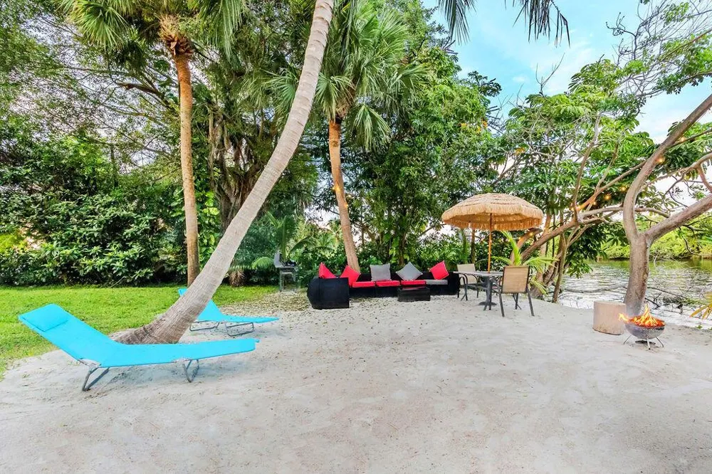 2024 PALMETTO ROAD West Palm Beach, FL 33406