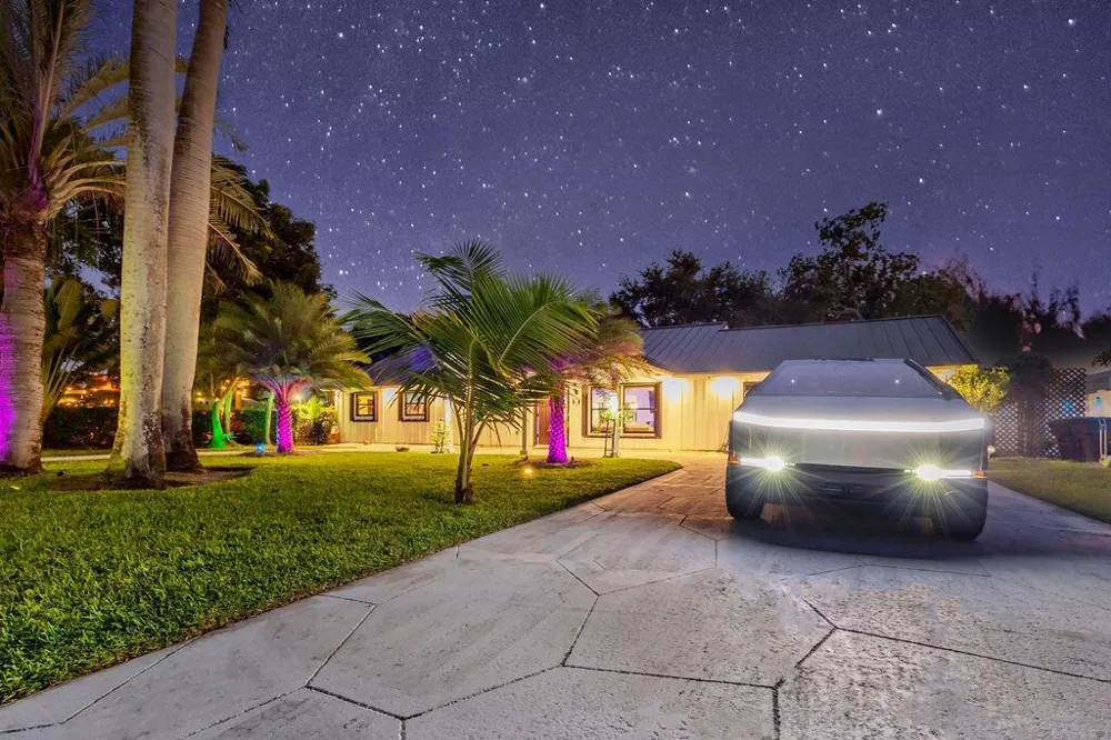 2024 PALMETTO ROAD West Palm Beach, FL 33406