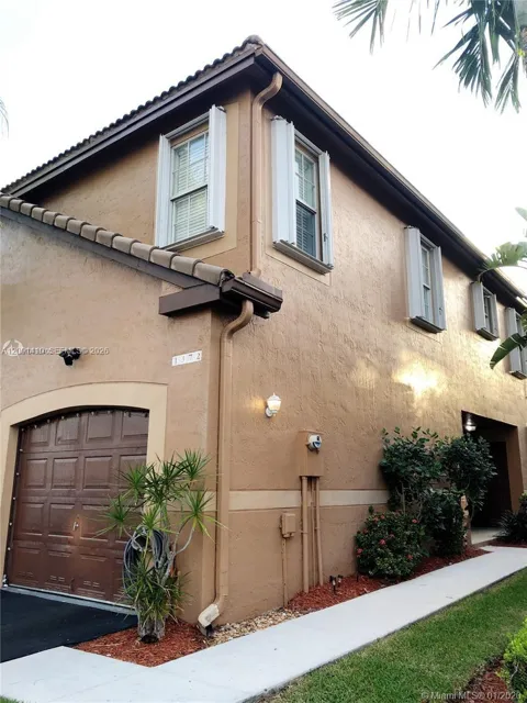 1372 Veracruz Ln #6-7