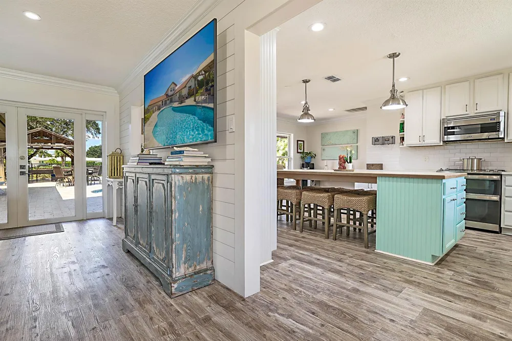 71 FAIRVIEW W Tequesta, FL 33469