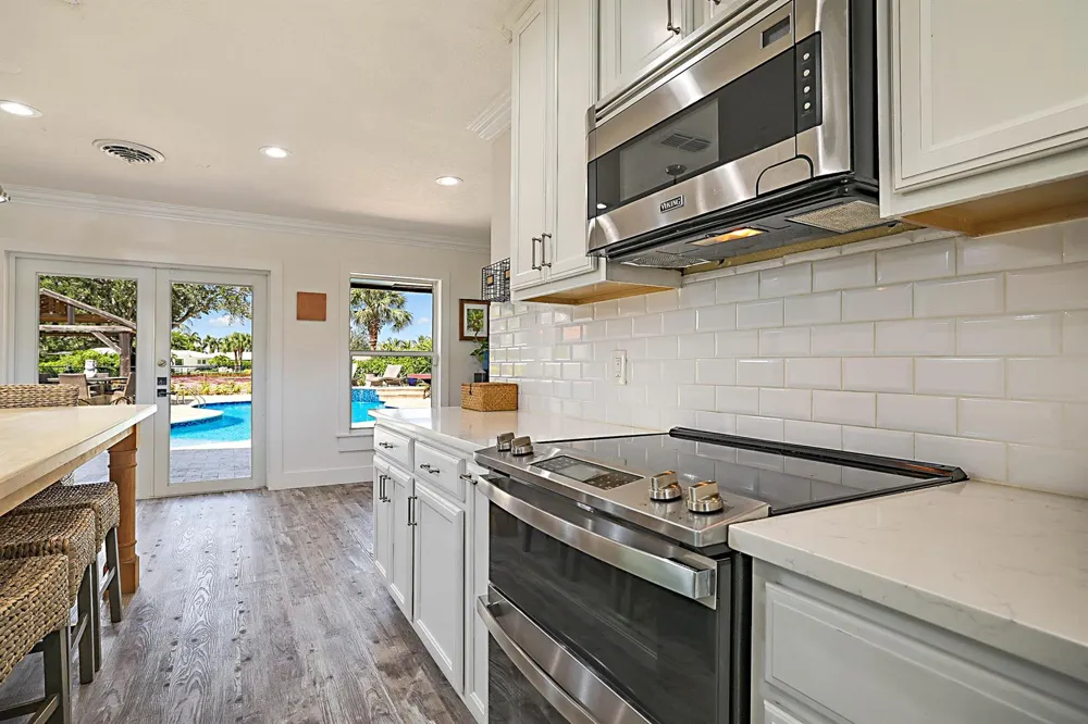 71 FAIRVIEW W Tequesta, FL 33469