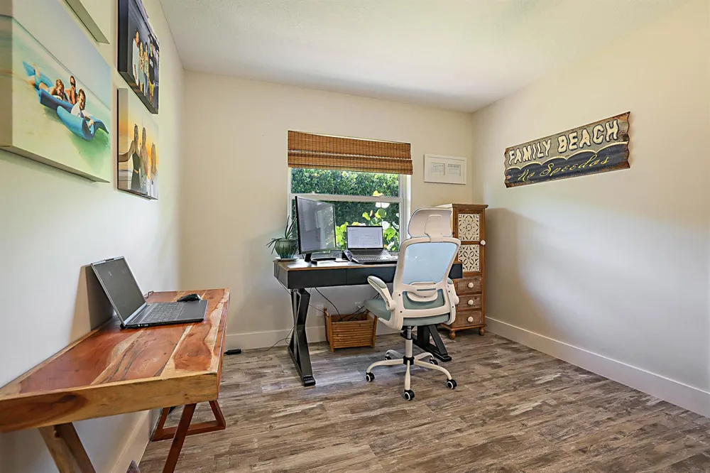 71 FAIRVIEW W Tequesta, FL 33469