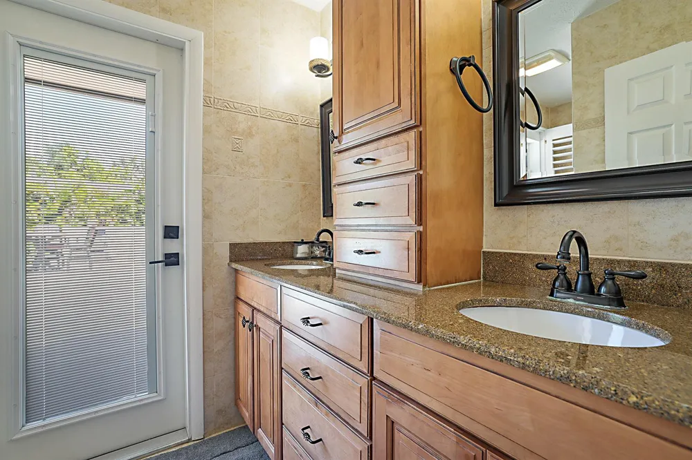 71 FAIRVIEW W Tequesta, FL 33469