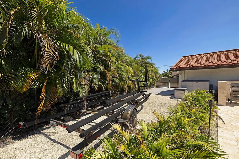 71 FAIRVIEW W Tequesta, FL 33469