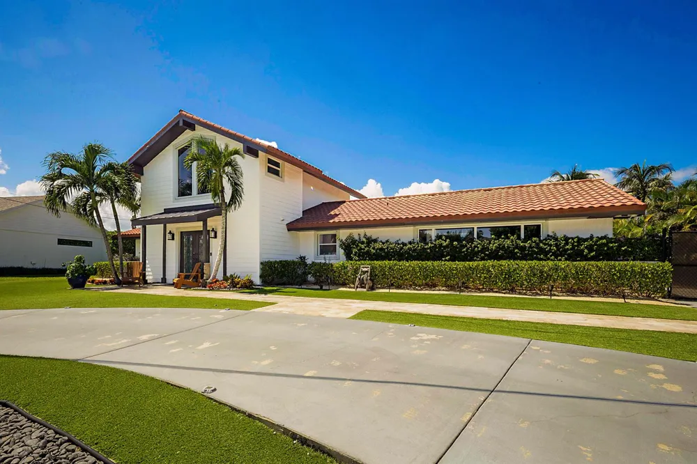 71 FAIRVIEW W Tequesta, FL 33469