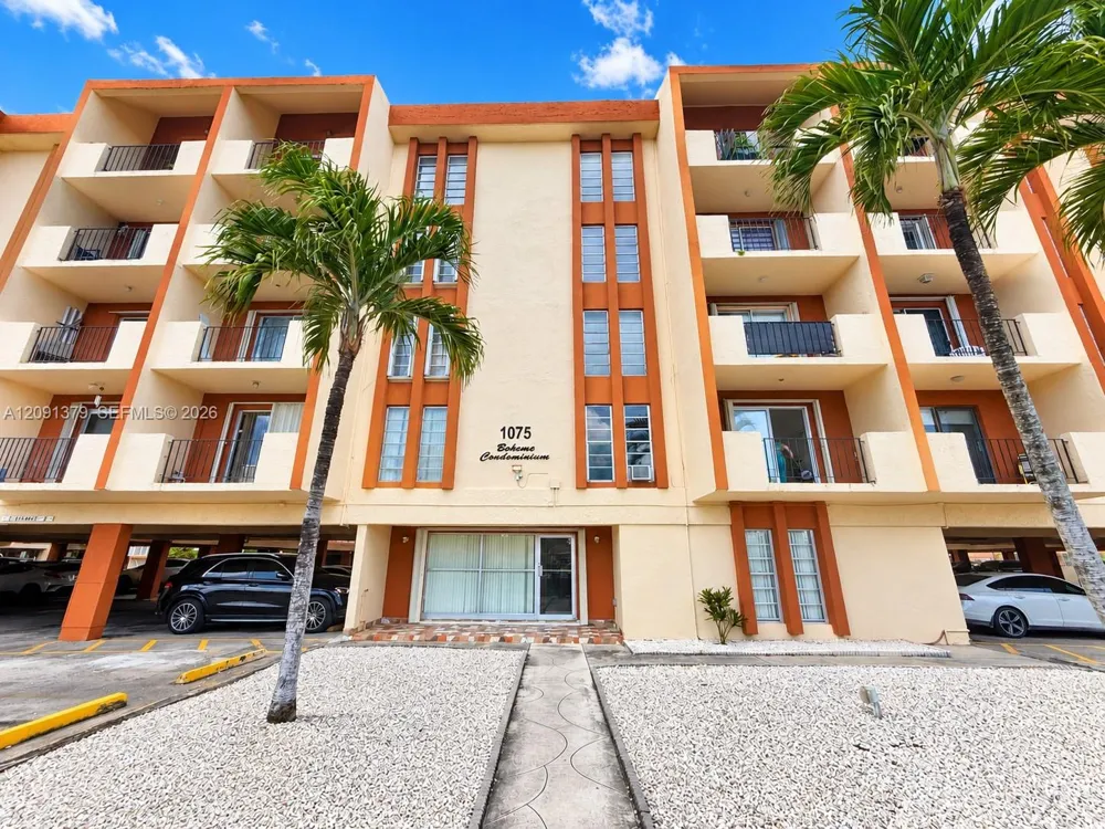 1075 W 68th St #415 Hialeah, FL 33014