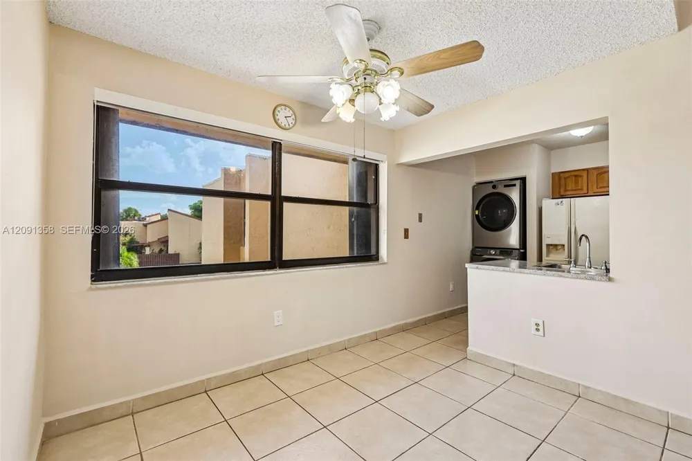 241 W Park Dr #5-202 Miami, FL 33172