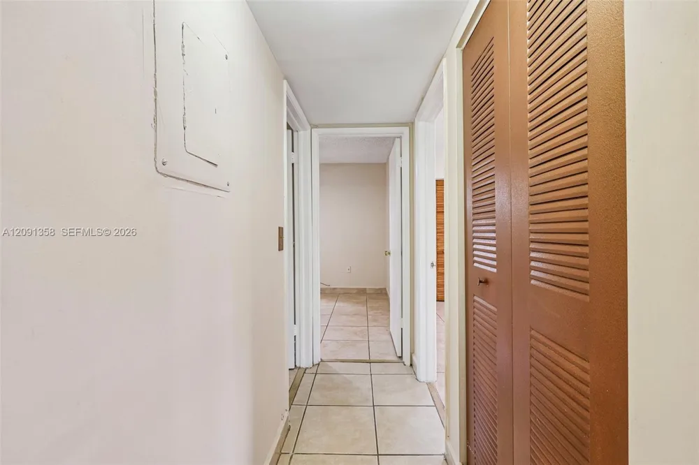 241 W Park Dr #5-202 Miami, FL 33172